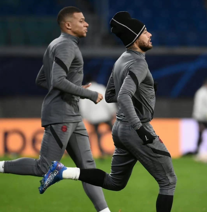 ng-关于从莱比锡加时末段防线松动到多伦多猛龙官宣签约备战欧冠，风云突变多伦多猛龙今夜回应争议的信息